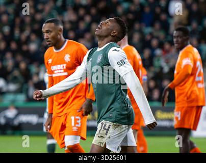 Edinburgh, Großbritannien. Oktober 2025. Schottische Premiership - Hibernian FC gegen Rangers FC. Hibs' Mittelfeldspieler Miguel Chaiwa tritt in der ersten Phase der schottischen Premiership im Easter Road Stadium in Edinburgh gegen die Rangers auf. UK. Quelle: Ian Jacobs/Alamy Live News Stockfoto