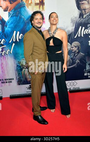 Erkan Acar und Amira Aly bei der Premiere des Kinofilms Make me feel im Zoo Palast. Berlin, 29.10.2025 *** Erkan Acar und Amira Aly bei der Premiere des Films Make Me Feel im Zoo Palast Berlin, 29 10 2025 Foto:XM.xBehrensx/xFuturexImagex Feel 5094 Stockfoto