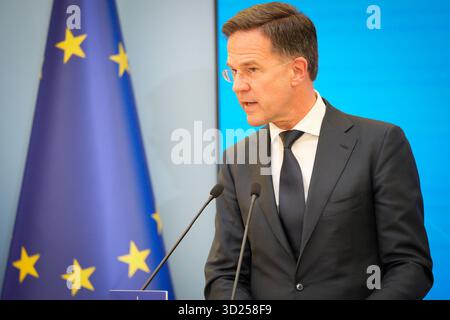NATO-Generalsekretär Mark Rutte trifft sich am März 2025 mit dem polnischen Ministerpräsidenten Donald Tusk im Kanzleramt des Premierministers in Warschau, Polen. Stockfoto