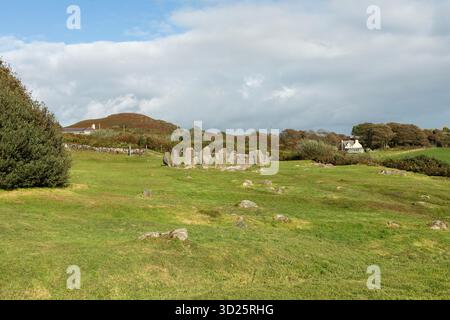 Der Steinkreis von Drombeg   auch bekannt als der Druidenaltar   in der Nähe von Glandore, County Cork, Irland   ist eine der meistbesuchten Megalithstätten in Irland. Stockfoto
