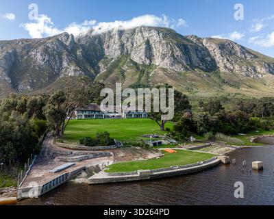 Hermanus Klein River Lagune, Kleinriversvlei, Südafrika. Luftdrohnenfoto. Stockfoto