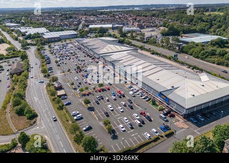 Luftaufnahme des Hylton Riverside Retail Park (SR5), Sunderland, Großbritannien. Stockfoto
