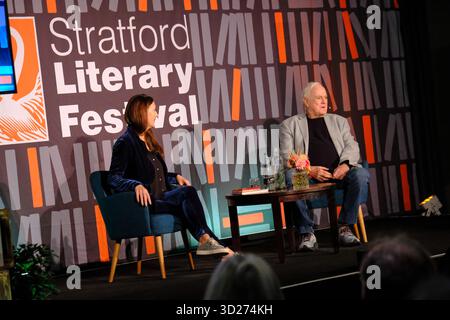 Stratford-upon-Avon, Vereinigtes Königreich Donnerstag, 30. Oktober 2025. John Cleese 50 Years of Fawlty Towers lebt beim Stratford Literary Festival. Zum ersten Mal in Großbritannien erzählte John Momente aus seiner Karriere im Fernsehen und Film und erklärte, warum seine Slapstick-Hotelgestaltung weiterhin regelmäßig zur besten Sit-com in der britischen Geschichte gewählt wird. Er zollte dem Fawlty Towers Star Prunella Scales Tribut, den er Perfect Comedy Partner nannte, der diese Woche im Alter von 93 Jahren starb. Stockfoto