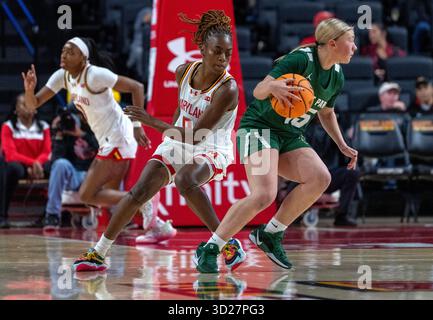 College Park, USA. 30. Oktober 2025. COLLEGE PARK, MD - OKTOBER 30: Während eines Basketballspiels zwischen den Maryland Terrapins und den Point Park Pioneers am 30. Oktober 2025 im Xfinity Center in College Park, Maryland. (Foto: Tony Quinn/SipaUSA) Credit: SIPA USA/Alamy Live News Stockfoto