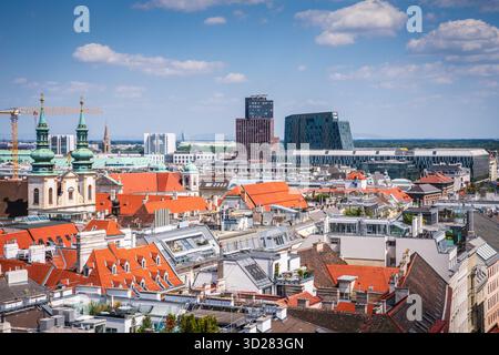 Wien, Österreich - 28. Juni 2019: Blick auf Wien vom Stephansdom Südturm. Stockfoto