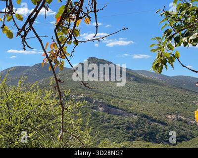 Thracean Meteors, Blick auf Petrota Mountains, Komotini, Thrakien, Rhodope, Blick von oben. Stockfoto