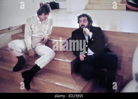 STANLEY KUBRICK und MALCOLM MCDOWELL in STANLEY KUBRICK's A CLOCK WORK ORANGE (1971), Originaltitel: A CLOCK WORK ORANGE, Regie: STANLEY KUBRICK. Gutschrift: WARNER BROS. BILDER/Album Stockfoto