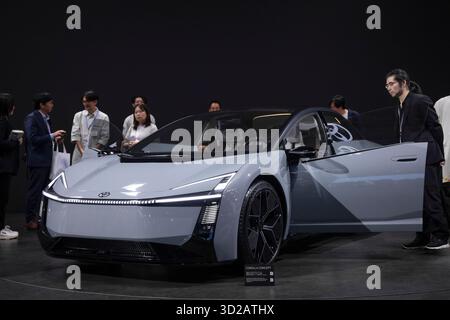 Tokio, Japan. 30. Oktober 2025. Toyota Corolla Concept auf der Japan Mobility Show 2025. Die Japan Mobility Show (JMS) 2025, die vom 29. Oktober bis 3. November auf der Tokyo Big Sight stattfand, markierte eine mutige Entwicklung von der traditionellen Tokyo Motor Show zu einer globalen Ausstellung für Mobilität der nächsten Generation. Quelle: SOPA Images Limited/Alamy Live News Stockfoto