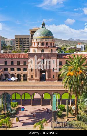 Aus der Vogelperspektive des Pima County Historic Courthouse an der Church Ave in der Innenstadt von Tucson, Arizona Stockfoto