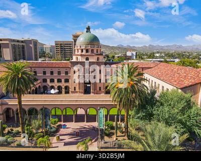 Aus der Vogelperspektive des Pima County Historic Courthouse an der Church Ave in der Innenstadt von Tucson, Arizona Stockfoto