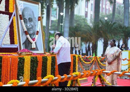 Neu-Delhi, Indien. 31. Oktober 2025. NEW DELHI, INDIEN - OKTOBER 31: Delhi Lt. Gouverneur VK Saxena während einer Zeremonie, um Sardar Vallabhbhai Patel zu seinem 150. Geburtstag zu ehren, in Sardar Patel Chowk am 31. Oktober 2025 in Neu-Delhi, Indien. (Foto: Raj K Raj/Hindustan Times/SIPA USA) Credit: SIPA USA/Alamy Live News Stockfoto