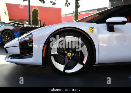 Scarperia, Italien - 24. Oktober 2025: Ferrari SC40 wird während des Ferrari World Finals 2025 auf dem Mugello Circuit in Italien gezeigt. Stockfoto