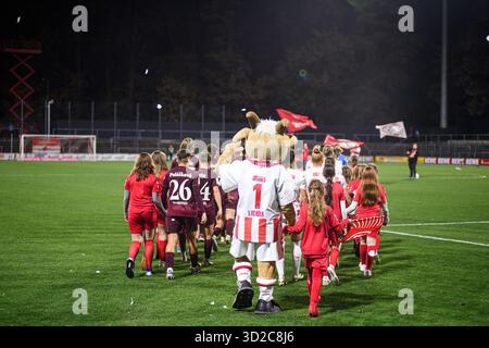 KÖLN, DEUTSCHLAND - 31. OKTOBER 2025: Das Spiel der Frauen-Bundesliga 1.FC Köln gegen 1. FC Nürnberg im Franz Kremer Stadion Stockfoto
