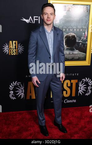 HOLLYWOOD, LOS ANGELES, KALIFORNIEN, USA - 24. OKTOBER: Der kanadische Schauspieler und Regisseur Mark O'Brien kommt beim AFI (American Film Institute) fest 2025, das von Canva präsentiert wurde - Premiere von Sony Pictures Classics' 'Nürnberg', das am 24. Oktober 2025 im TCL Chinese Theatre IMAX in Hollywood, Los Angeles, Kalifornien, USA stattfand. (Foto: Xavier Collin/Image Press Agency) Stockfoto