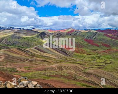 Reiseziel Palccoyo Rainbow Mountain, Region Vinicunca, Cusco, Peru. Stockfoto