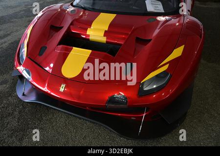Scarperia, Italien - 24. Oktober 2025: Details des Ferrari 488 GT3 im Fahrerlager während des Ferrari World Finals 2025 auf dem Mugello Circuit in Italien. Stockfoto
