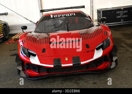 Scarperia, Italien - 24. Oktober 2025: Ferrari 296 GT3 im Fahrerlager während des Ferrari World Finals 2025 auf dem Mugello Circuit in Italien. Stockfoto