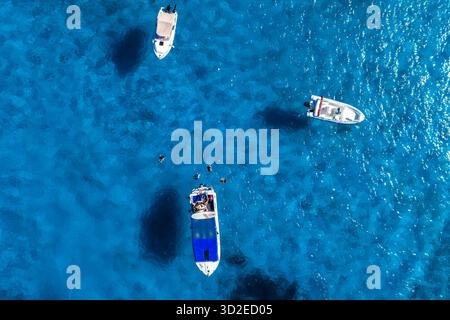 Von oben nach unten auf die Blaue Lagune, Comino Island, Malta Stockfoto