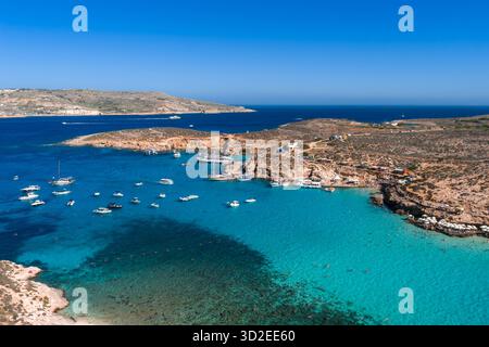 Luftpanorama der Blauen Lagune, Comino und Cominotto, Malta Stockfoto