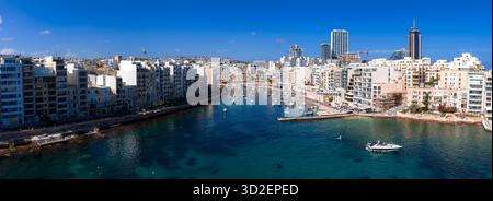 Luftpanorama von Spinola Bay, St. Julian's und Sliema, Malta Stockfoto
