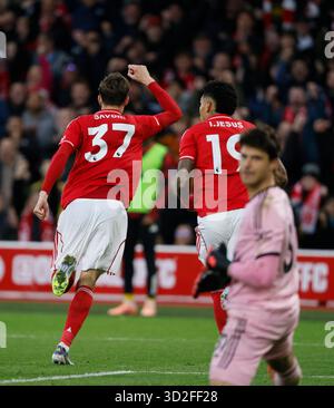 Nicolo Savona von Nottingham Forest feiert das zweite Tor ihrer Mannschaft während des Premier League-Spiels auf dem City Ground, Nottingham. Bilddatum: Samstag, 1. November 2025. Stockfoto