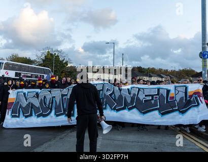 Hampden Park, Glasgow, Großbritannien. November 2025. Halbfinale des schottischen Premier Sports Cup, Motherwell gegen St Mirren; Motherwell Fans Credit: Action Plus Sports/Alamy Live News Stockfoto