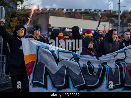 Hampden Park, Glasgow, Großbritannien. November 2025. Halbfinale des schottischen Premier Sports Cup, Motherwell gegen St Mirren; Motherwell Fans Credit: Action Plus Sports/Alamy Live News Stockfoto