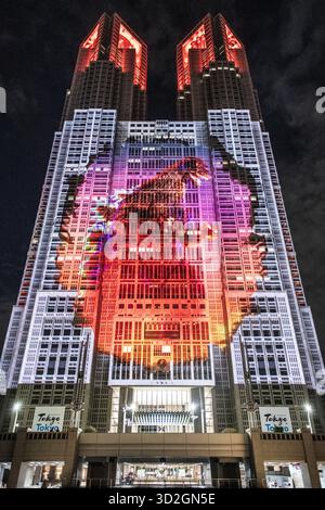 Tokio Projection Mapping Project: Night & Light: Godzilla. Metropolitan Government Plaza. Japan Stockfoto