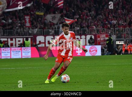 November 2025, Allianz Arena, München, GER, 1.FBL, FC Bayern München gegen Bayer Leverkusen, Bild: Tom Bischof (München). DFL-Vorschriften verbieten die Verwendung von Fotos als Bildsequenzen und/oder Quasi-Video. Stockfoto