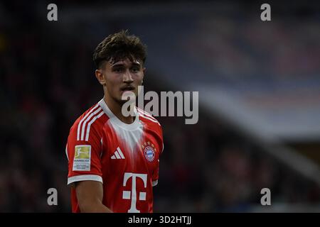 November 2025, Allianz Arena, München, GER, 1.FBL, FC Bayern München gegen Bayer Leverkusen, Bild: Tom Bischof (München). DFL-Vorschriften verbieten die Verwendung von Fotos als Bildsequenzen und/oder Quasi-Video. Stockfoto