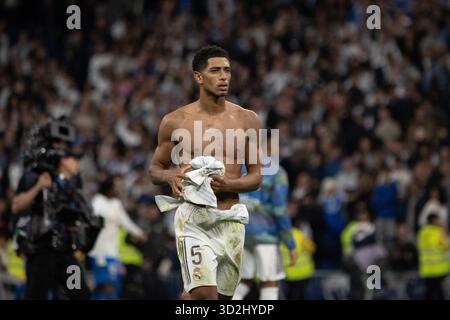 Madrid, Spanien. November 2025. Madrid, Spanien.1. November 2025 Jude Bellingham Real Madrid im Spiel der EA SPORTS LaLiga 2025-2026 zwischen Real Madrid und Valencia, ​​played im Santiago Bernabéu Stadion. Endergebnis: Real Madrid 4 - 0 Valencia Credit: D. Canales Carvajal/Alamy Live News Stockfoto