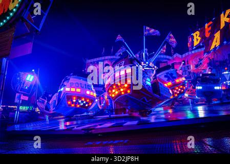 Winterzeit Weihnachtsmarkt Berlin Lichtenberg Deutschland 01.11.2025 JPG Stockfoto