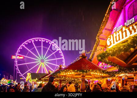 Winterzeit Weihnachtsmarkt Berlin Lichtenberg Deutschland 01.11.2025 JPG Stockfoto