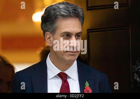 London, Vereinigtes Königreich. Oktober 2025. Ed Miliband Abgeordneter, Secretary of State for Energy Security and Net Zero verlässt nach der Kabinettssitzung. Stockfoto