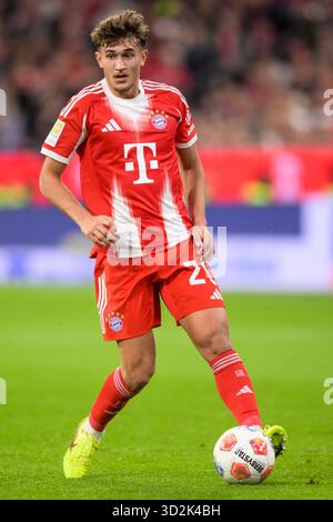 Tom Bischof (Bayern) München, 1. November 2025, Fußball, Bundesliga, FC Bayern München - Bayer 04 Leverkusen Stockfoto