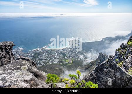 Blick auf Kapstadt, Südafrika, von der Spitze des Tafelbergs Stockfoto