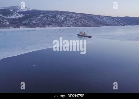 Ein Eis enpalled naldo, Eis brechen Schiff. Stockfoto