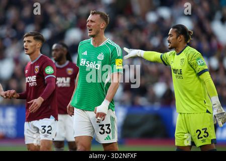 LONDON, UK - 2. November 2025: Dan Burn von Newcastle United während des Premier League-Spiels zwischen West Ham United FC und Newcastle United FC im London Stadium (Credit: Craig Mercer/Alamy Live News) Stockfoto