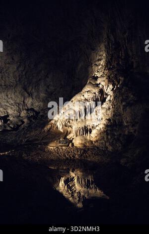 Mirror Lake im Big Room, Carlsbad Caverns, New Mexico, USA Stockfoto