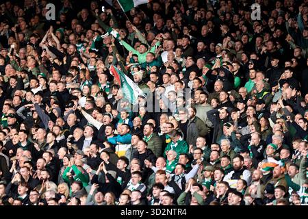 Hampden Park, Glasgow, Großbritannien. November 2025. Halbfinale des schottischen Premier Sports Cup, Rangers versus Celtic; Celtic Fans Credit: Action Plus Sports/Alamy Live News Stockfoto