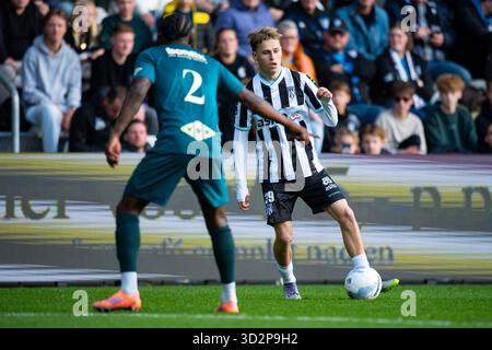 Almelo, Niederlande. November 2025. ALMELO, 11.02.2025, Stadion Asito, Saison 2025/2026, niederländischer Eredivisie Football, Spiel zwischen Heracles Almelo und PEC Zwolle, Foto zeigt Heracles Almelo Spieler Sil Blokhuis Credit: Pro Shots/Alamy Live News Stockfoto