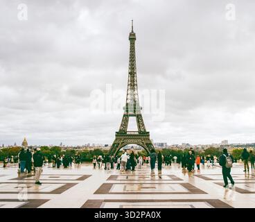 Eiffelturm fotografiert aus dem Trocadéro Paris Frankreich. Stockfoto