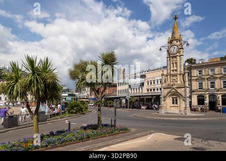 Torquay, England, 25. Juli 2017; Mallock Memorial Clock Tower am Hafenrand im Zentrum der Küstenstadt Torquay Stockfoto