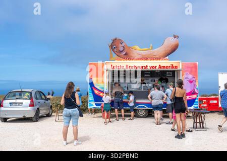 Snackbar, letzte Bratwurst vor Amerika, am Leuchtturm Cabo de São Vicente, am Kap Cabo de São Vicente, südwestliche Spitze des europäischen Festlandes, Ro Stockfoto
