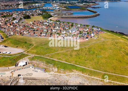 Sonnige Sommerszene mit Häusern, Strand und Bristol Channel auf Barry Island Stockfoto
