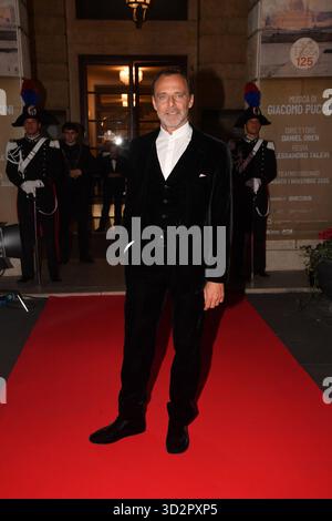 Rom, Italien. November 2025. Rom, Teatro Dell'Opera Gala Abend zur Premiere von 'Tosca', auf dem Foto: Alessandro Preziosi Credit: Independent Photo Agency/Alamy Live News Stockfoto