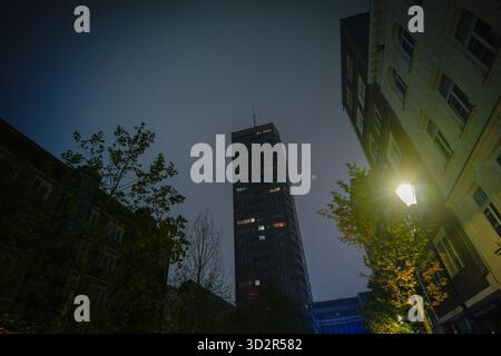 Warschau, Polen. November 2025. Daily Life in Warschau, Polen am 2. November 2025. (Foto: Jaap Arriens/SIPA USA) Credit: SIPA USA/Alamy Live News Stockfoto