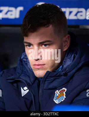 Luka Sucic von Real Sociedad sieht sich beim LaLiga EA Sports Spiel zwischen Real Sociedad und Athletic Club in der Estadio reale Arena am 1. November an Stockfoto