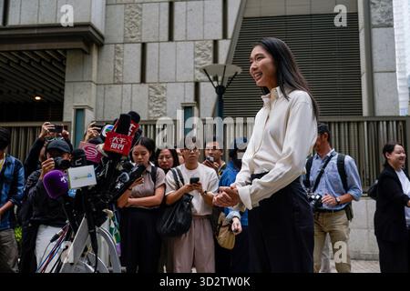 Hongkong, Hongkong. November 2025. Vivian Kong man Wai bei einem Pressegespräch, um ihre Kandidatur am 3. November 2025 in Hongkong bekannt zu geben. Vivian Kong, die ehemalige Fechterin aus hongkong und olympiasiegerin, gibt heute ihre Kandidatur für die bevorstehenden Parlamentswahlen bekannt. (Foto: Vernon Yuen/Nexpher Images) Credit: Nexpher Images Limited/Alamy Live News Stockfoto