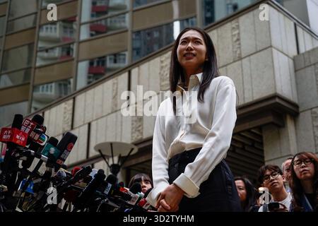 Hongkong, Hongkong. November 2025. Vivian Kong man Wai bei einem Pressegespräch, um ihre Kandidatur am 3. November 2025 in Hongkong bekannt zu geben. Vivian Kong, die ehemalige Fechterin aus hongkong und olympiasiegerin, gibt heute ihre Kandidatur für die bevorstehenden Parlamentswahlen bekannt. (Foto: Vernon Yuen/Nexpher Images/SIPA USA) Credit: SIPA USA/Alamy Live News Stockfoto